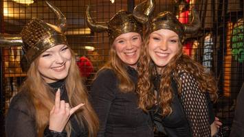 torfrock in hamburg: der partymob feiert, als gäbe es kein morgen