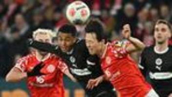 fußball-bundesliga: fc st. pauli nicht unglücklich unter dem weihnachtsbaum