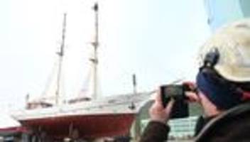 Maritime Tradition: Traditionssegler Greif steht wieder unter freiem Himmel