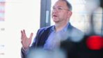 Rente: Verdi-Chef: Viele Frauen haben nur unter 1.000 Euro Rente