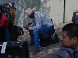 3000 dollar plus ausreiseflug: us-regierung verdreifacht ausreiseprämie für migranten