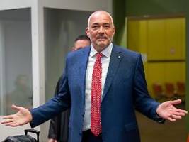 Gericht erlässt Haftbefehl: Ex-CDU-Politiker nach Aserbaidschan-Affäre in Klinik festgenommen