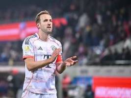 Offensichtlich sehr stolz: Harry Kane stellt neuen Bundesliga-Rekord auf