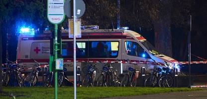 gießen: autofahrer fährt in bushaltestelle und verletzt vier menschen