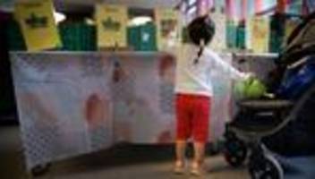 Armut: Kinder sind vermehrt auf die Lebensmittelausgabe der Tafel angewiesen