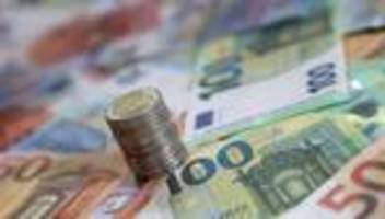 Neues Jahr, neue Regeln: Steuer, Deutschlandticket, Wehrdienst – was sich 2026 ändert