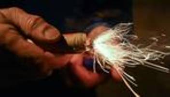 pyrotechnik: polizei findet dutzende illegale böller in wohnung