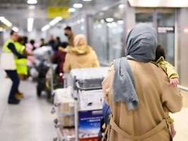 Sie haben auf uns vertraut: Prominente bitten Bundesregierung um Aufnahme von Afghanen