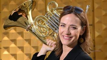 sarah willis und ihre band bringen die philharmonie zum tanzen und swingen