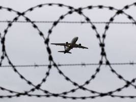 bundesinnenministerium: erstmals seit kriegsbeginn: verurteilter straftäter nach syrien abgeschoben