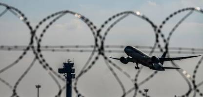 Abschiebungen: Deutschland schiebt erstmals seit Beginn des Bürgerkriegs Straftäter nach Syrien ab