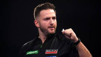 Großer Darts-Coup: Arno Merk aus Peine wirft Ex-Weltmeister Wright raus