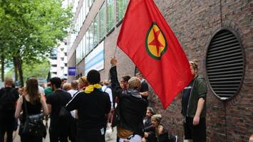 Weil sie Spenden von fast 180.000 Euro organisiert haben: PKK-Chefs verurteilt