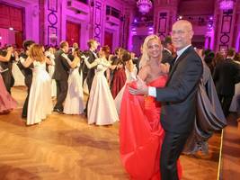 Wien: Der Priester, der mit seiner Freundin über rote Teppiche flaniert