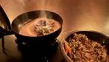 Altes Brauchtum: Gegen böse Geister - Räuchern in den Raunächten