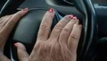 Autofahren im Alter: Können wir Mama noch nach Hause fahren lassen?