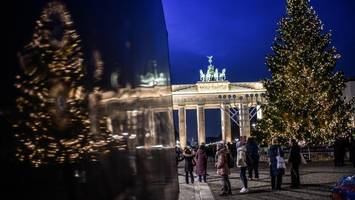 Weihnachten: Last-Minute-Einkäufe, Gottesdienste und Notrufnummern