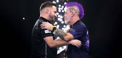 Darts-WM: Arno Merk wirft Ex-Weltmeister Peter Wright aus dem Turnier