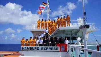 Mit Julklapp und Tannenbaum: So feiern Seeleute auf einem Containerschiff