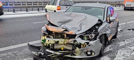 Unfall mit mehreren Fahrzeugen auf der A96: Autobahn kurz vor Heiligabend gesperrt