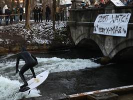 Englischer Garten in München: Die Eisbachwelle ist zurück