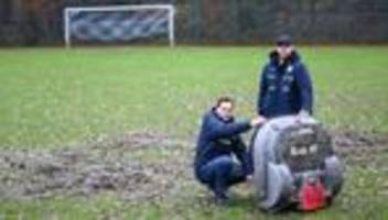 der andere jahresrückblick: schwimmende sexpuppe und rasender robby - kurioses aus 2025