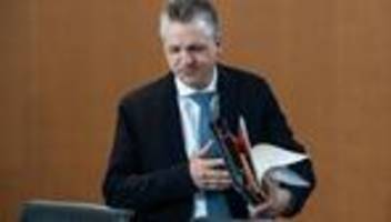 wirtschaftslage: kanzleramtschef frei erwägt Änderung am koalitionsvertrag