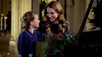 Kate und Charlotte verzaubern Großbritannien mit Klavier-Duett