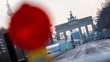 Silvesterparty und große Demo in Berlin: Das sind die Sperrungen in Mitte