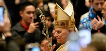 weihnachten im vatikan: papst mahnt bei christmette mehr menschlichkeit an