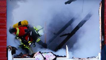 Feuer in Wohnhaus – Mann stirbt am ersten Weihnachtstag in den Flammen