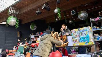 Weihnachten im Schrödingers: Die wundervolle Aktion „Liebe in Schleifen“