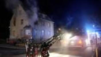 Brandursache ungeklärt: Senior stirbt an Heiligabend in seinem brennenden Haus