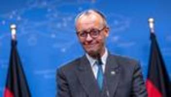 Manieren: Knigge-Experte lobt Umgangsformen von Kanzler Merz