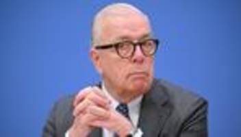 silvester: präsident der bundesärztekammer fordert böllerverbot