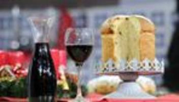 Tragisches Unglück: Medien: Mann erstickt bei Weihnachtsessen an Stück Panettone