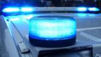 unfälle: fahrerin überschlägt sich mit auto auf amrum