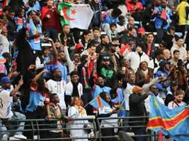 verwirrung um zuschauerzahlen: wegen wm: fans dürfen bei afrika-cup offenbar kostenlos ins stadion