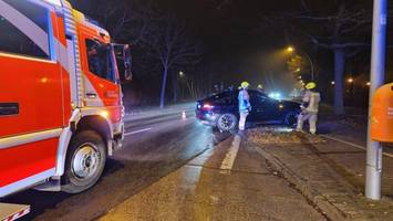 Mehrere Unfälle wegen Glatteis: Berliner Feuerwehr warnt