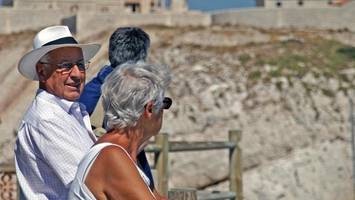 Hellas statt Heim? Warum es immer mehr Rentner nach Griechenland zieht