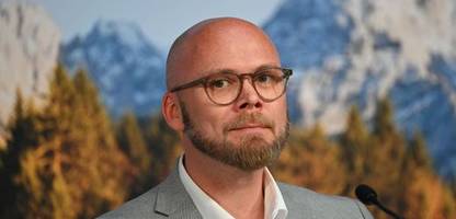 Bayern: Digitalminister Mehring fordert Klarnamenpflicht für soziale Medien
