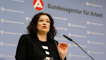 nahles schlägt alarm: jobchancen für arbeitslose „so niedrig wie nie zuvor“