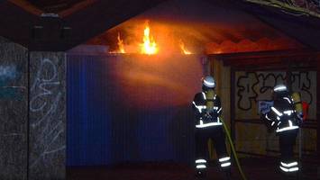 Ehemaliger Baumarkt brennt schon wieder – Großeinsatz