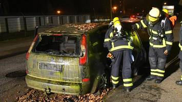 Pkw-Brand an Weihnachten: Ermittler prüfen Hinweise auf Brandstiftung