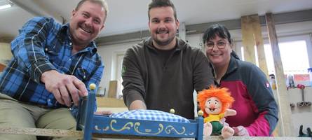 hurra, hurra, der pumuckl ist da: so kam der kobold mit dem roten haar in diese schreinerei