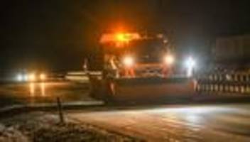 Autobahn 1: 13 Menschen bei Unfall verletzt – Glatteis erschwert Rettung