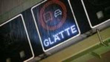 glatte straßen: dwd warnt vor glatteis - unfälle im norden