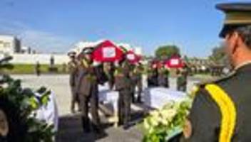 flugzeugabsturz: türkei übergibt leichen des flugzeugabsturzes an libyen