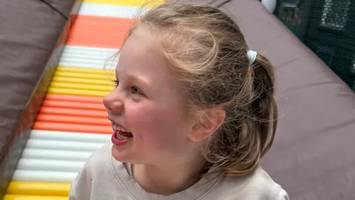 „Gefangen im eigenen Körper“: Der schwere Kampf der kleinen Camie