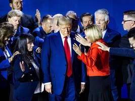 personenkult: mao, stalin und walt disney – aus welchen fantasien der messias trump schöpft